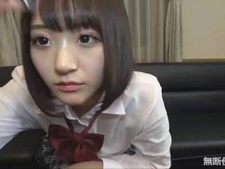 全身纹身社会哥 ！两男操00后嫩妹 ！娇小身材嫩穴 ，操的水声哗哗 ，一个操完再换一个继续